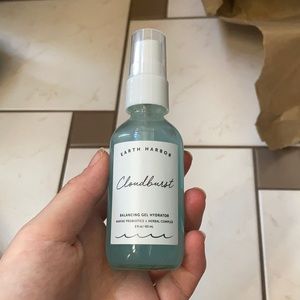 Brand new never been used Earth Harbor Cloudburst Balancing Gel Hydrator